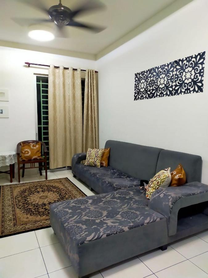Homestay Semenyih 3 Bedroom Apartment By Kasyaf Экстерьер фото