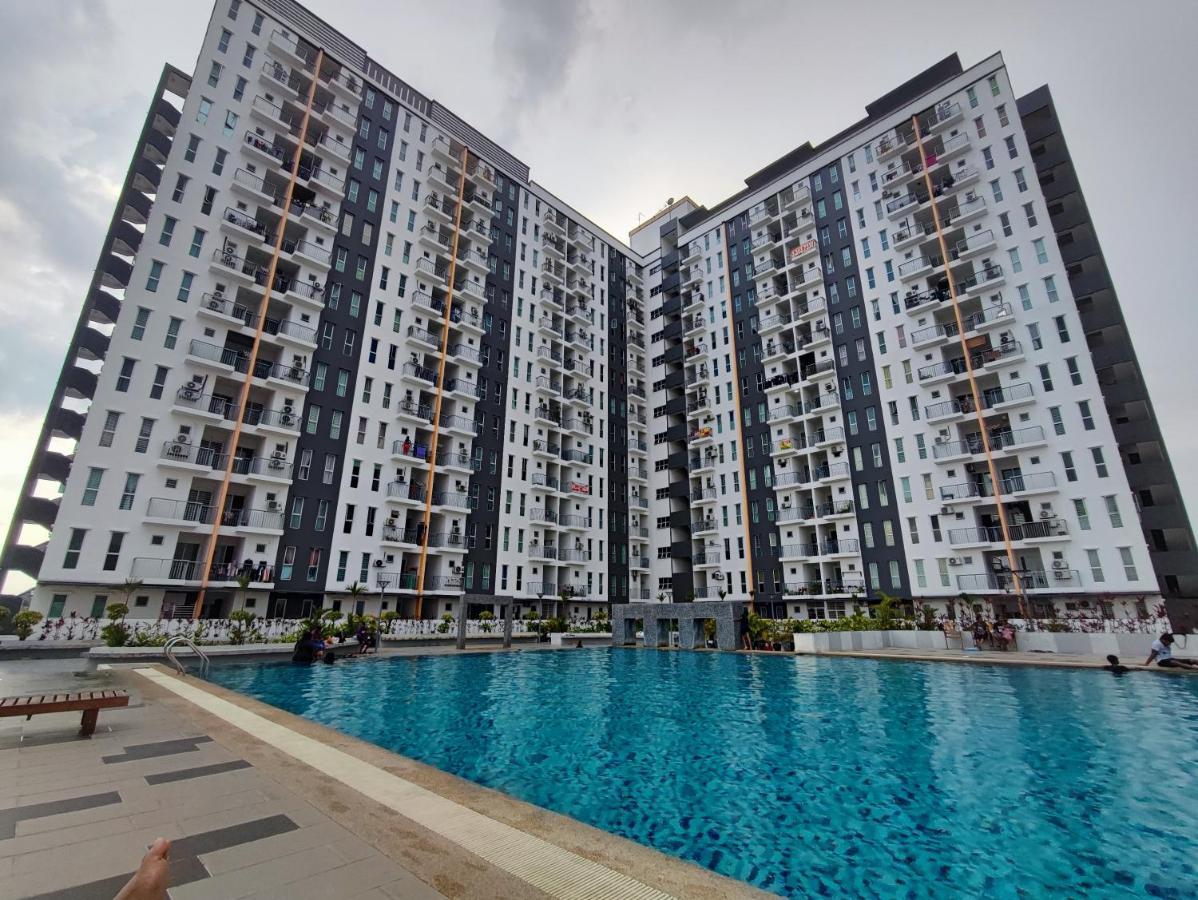 Homestay Semenyih 3 Bedroom Apartment By Kasyaf Экстерьер фото