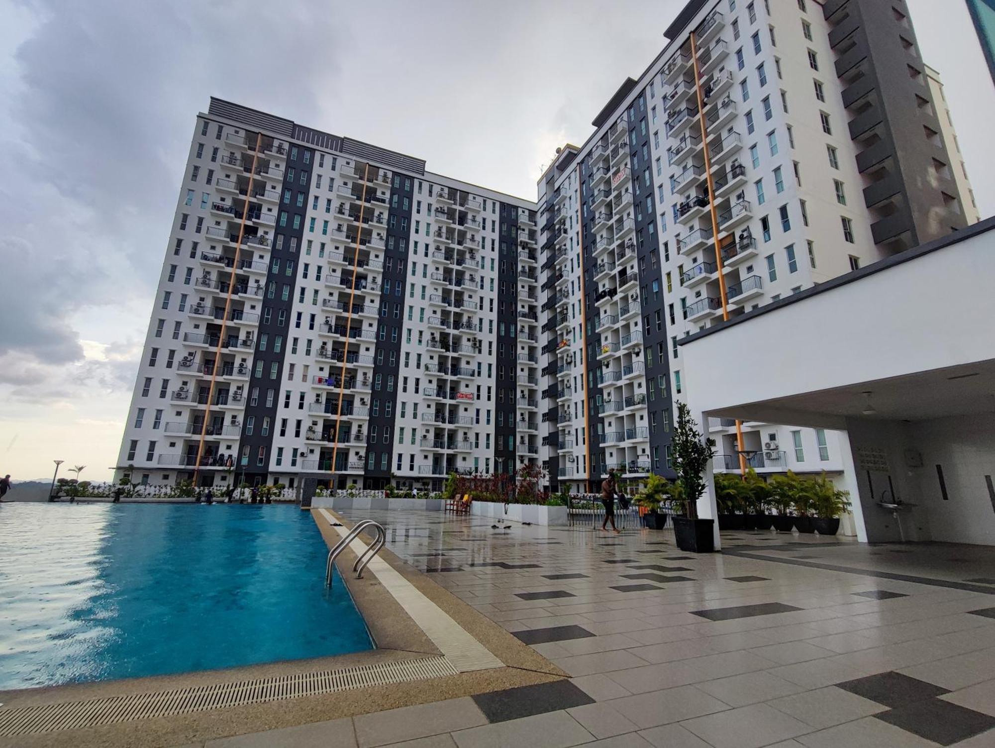 Homestay Semenyih 3 Bedroom Apartment By Kasyaf Экстерьер фото