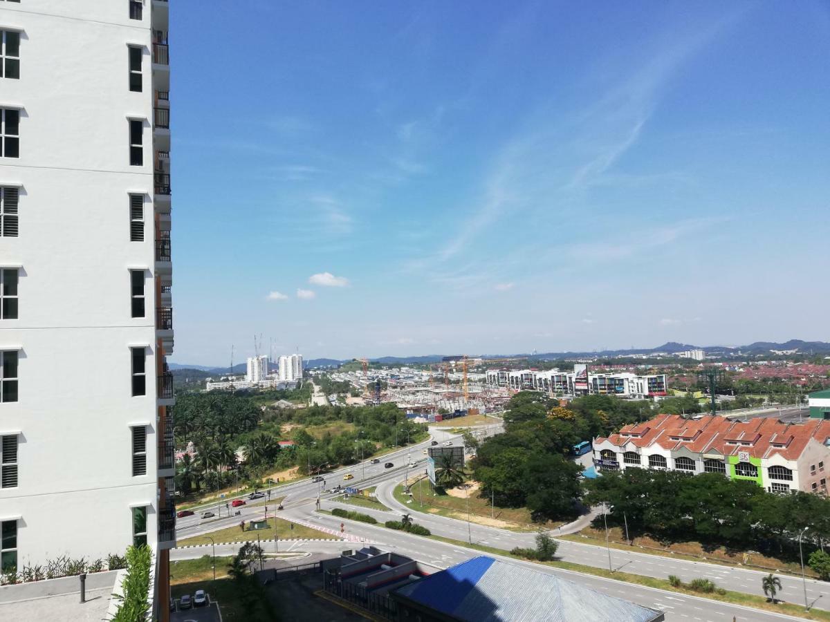 Homestay Semenyih 3 Bedroom Apartment By Kasyaf Экстерьер фото